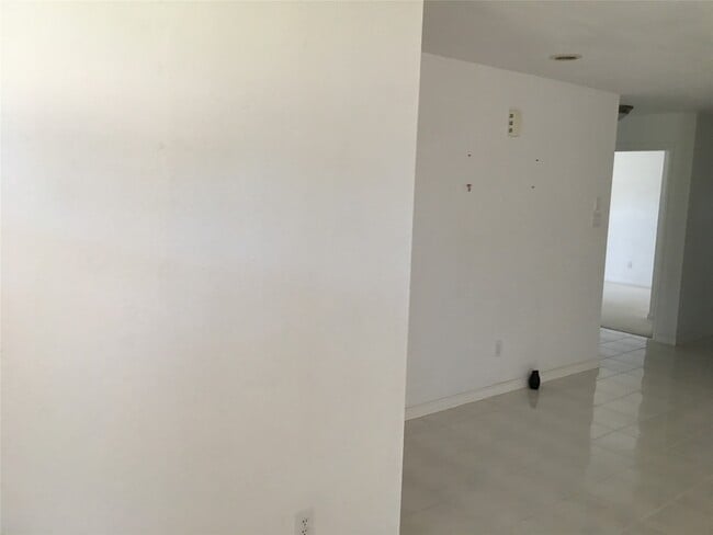 Building Photo - 10802 Heatherford Dr