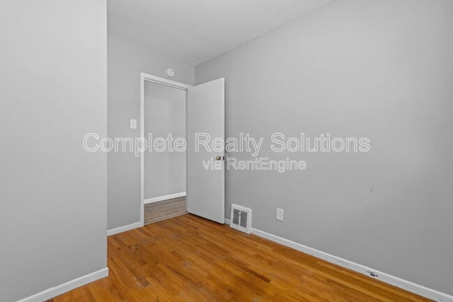 Building Photo - 10423 Balmoral Dr