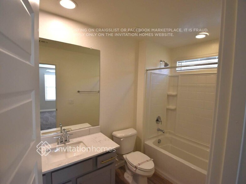 Building Photo - 2922 N Athena