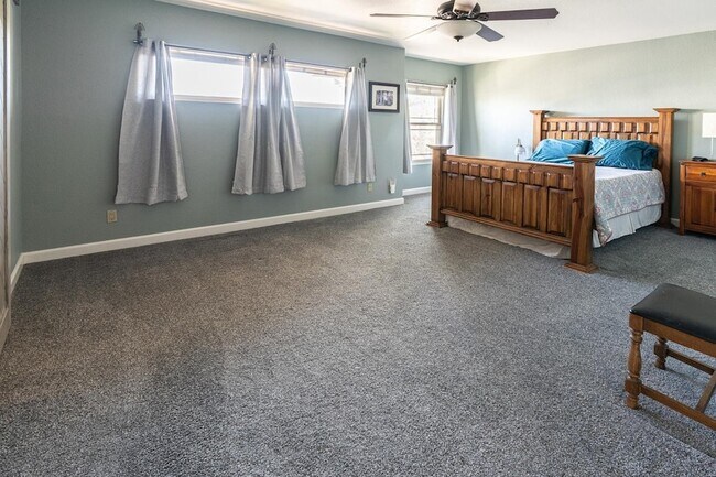 Building Photo - 2434 W Lompoc Ave