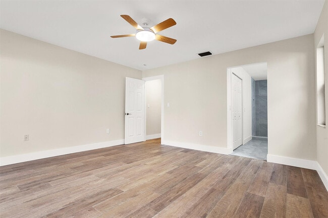 Building Photo - 391 NW 58th Ave