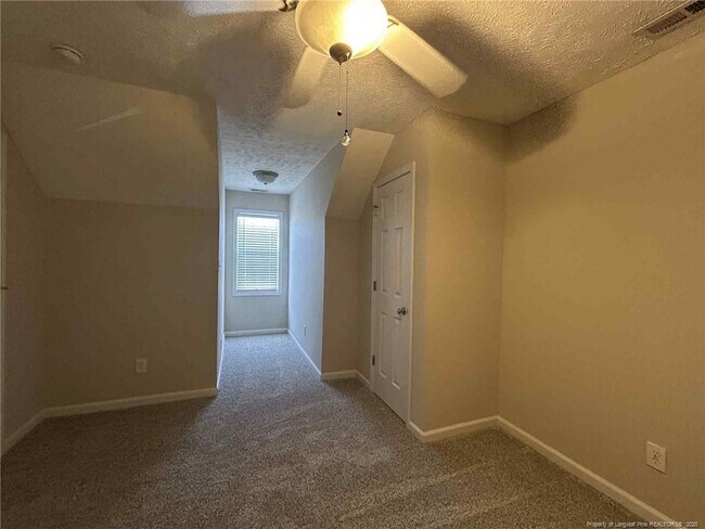 Building Photo - 5918 Lillytrotter Dr