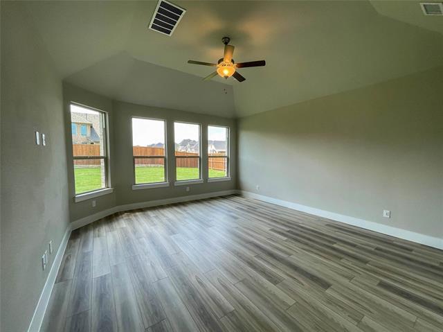Building Photo - 1600 Santa Fe Ln