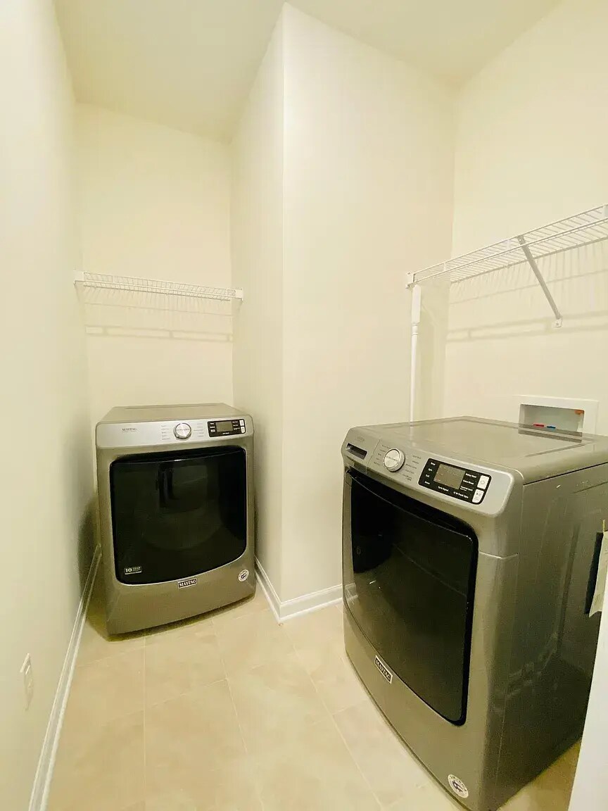 Building Photo - 9241 Harwen Ln