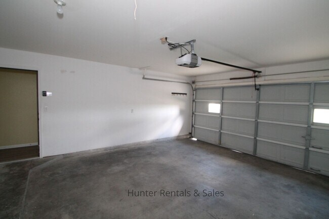 Building Photo - Awesome Three-Bedroom Across From Maxdale ...