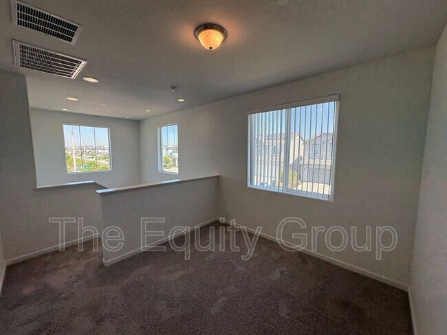 Building Photo - 3036 N Parkside St