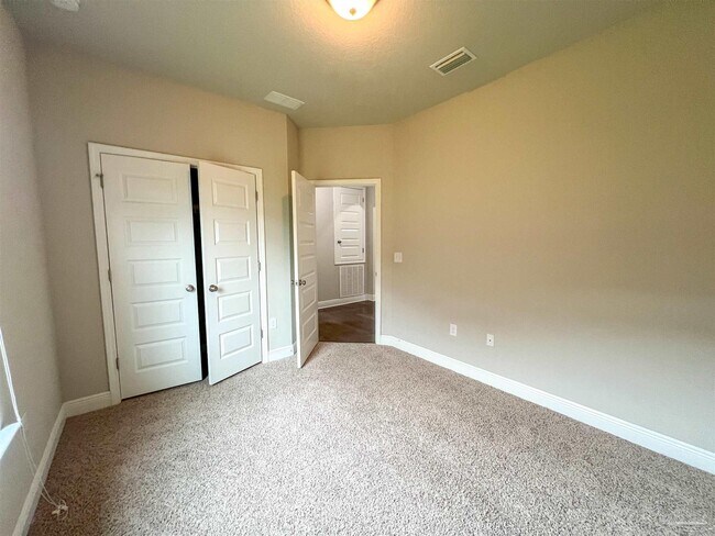Building Photo - 9379 Pebble Stone Dr