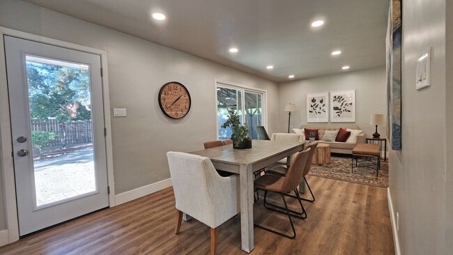 Building Photo - 7021 Wilshire Cir