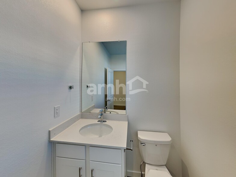 Building Photo - 9644 Harkes Dr