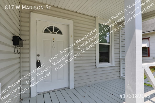 Building Photo - 817 W Madison St