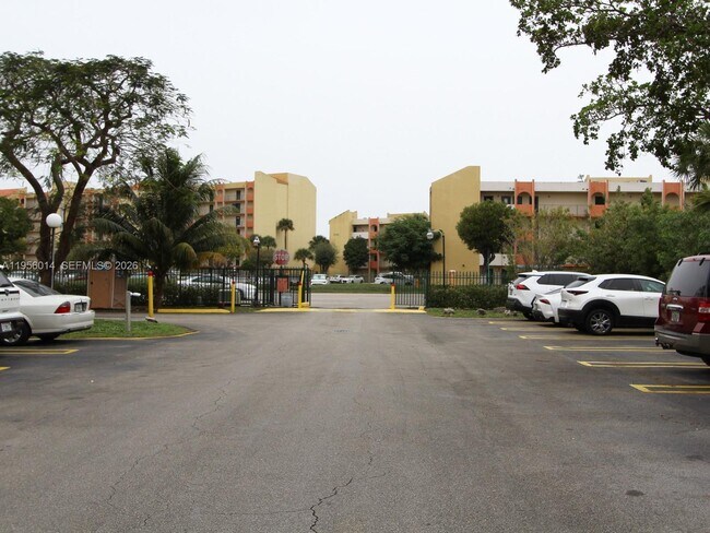 Building Photo - 9440 W Flagler St