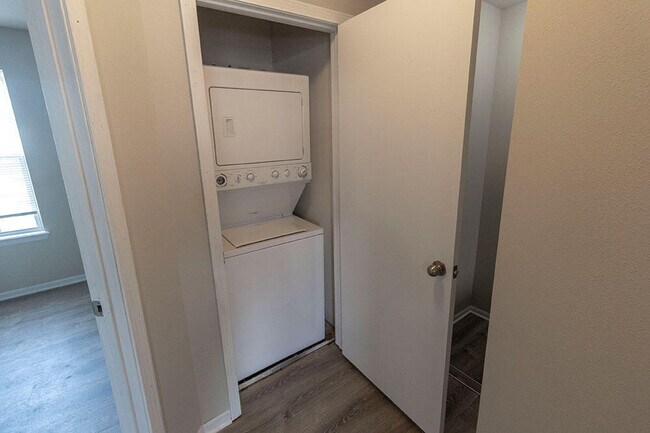 Building Photo - 1643 Citadel Dr