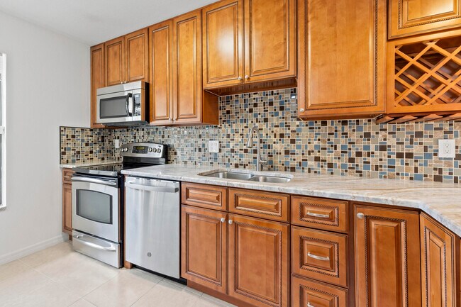 Building Photo - 1431 SE Berwick Ct