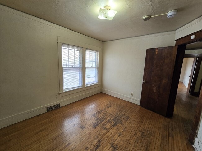 Building Photo - 118 Harrison St