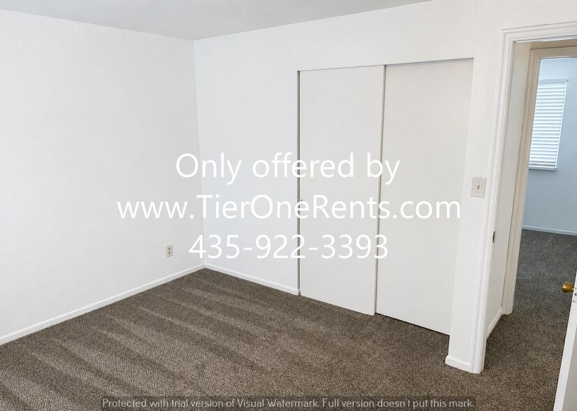 Building Photo - This property offers a NO DEPOSIT option available for qualified renters!