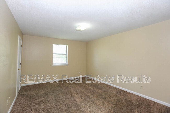 Building Photo - 815 S 28th St