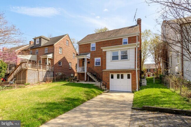 Building Photo - 7932 Orchid St NW