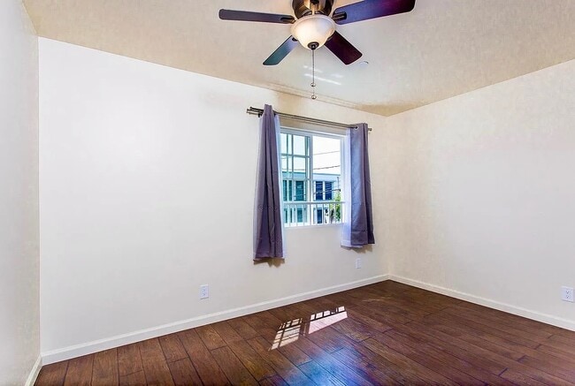 Building Photo - 3229 Malabar St