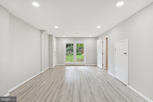 Building Photo - 6245 Windward Dr