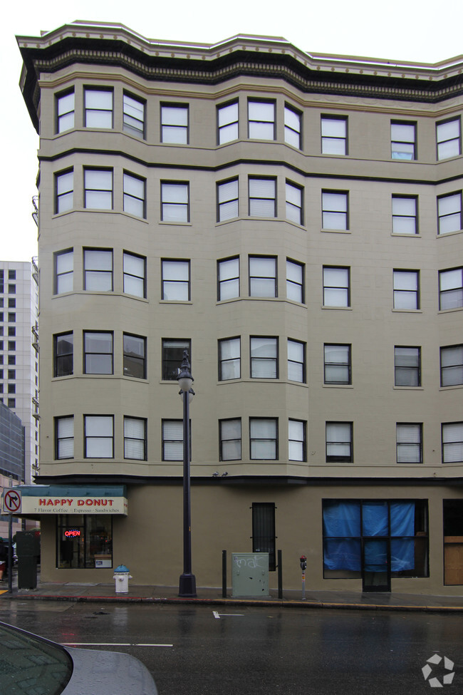 Building Photo - Taylor Suites