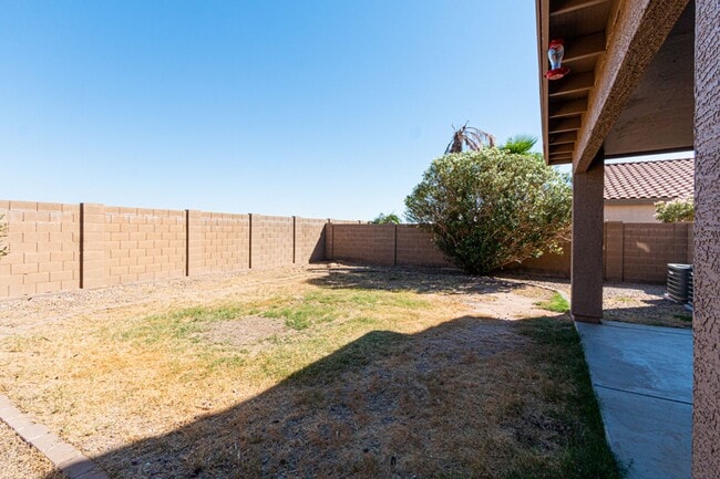 Building Photo - 31569 N Sundown Dr