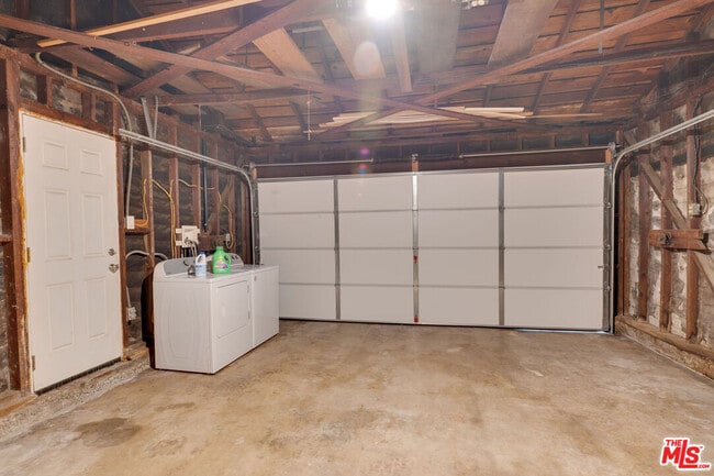 Building Photo - 6408 W 82nd St