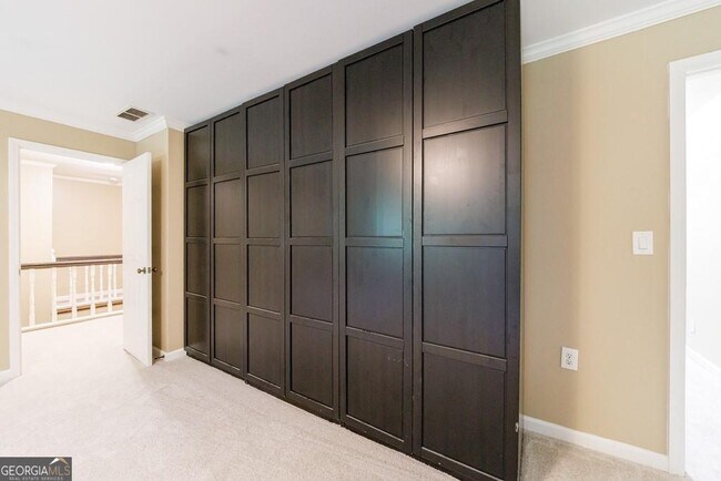 Building Photo - 10565 Shallowford Rd