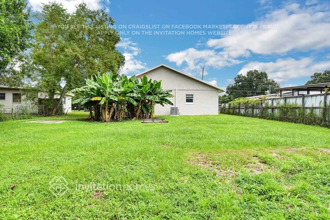 Building Photo - 142 Country Club Cir