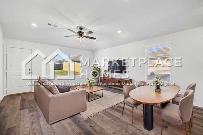 Building Photo - 22 Cedarwood Dr