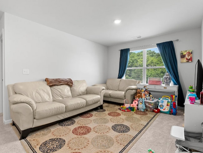 Building Photo - 5049 Hunters Village Dr