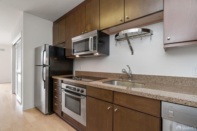 Building Photo - 199 New Montgomery St