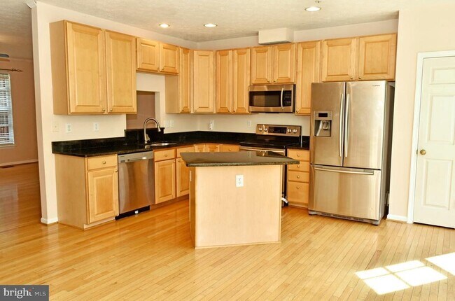 Building Photo - 7005 Cradlerock Farm Ct