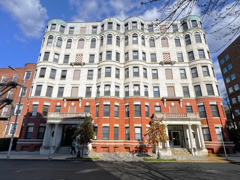 Building Photo - 885 Massachusetts Ave