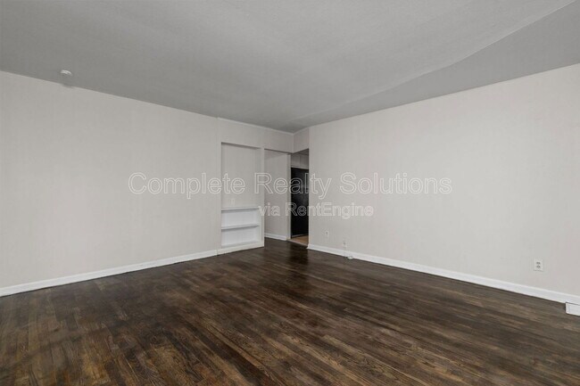 Building Photo - 9834 Portage Dr