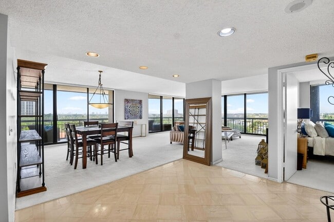 Building Photo - 4100 N Ocean Dr