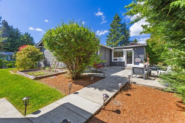 Building Photo - 3Bd/1.5Ba Kirkland Home