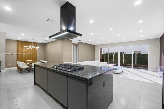 Building Photo - 7534 NW 98th Ave