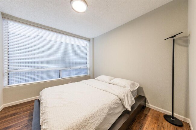 Building Photo - 1212 Guadalupe St