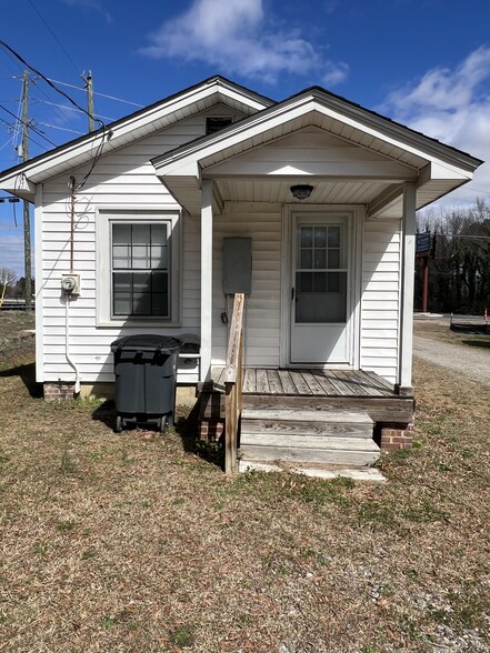 Back Porch - Entrance - 4531 Sunset Ave