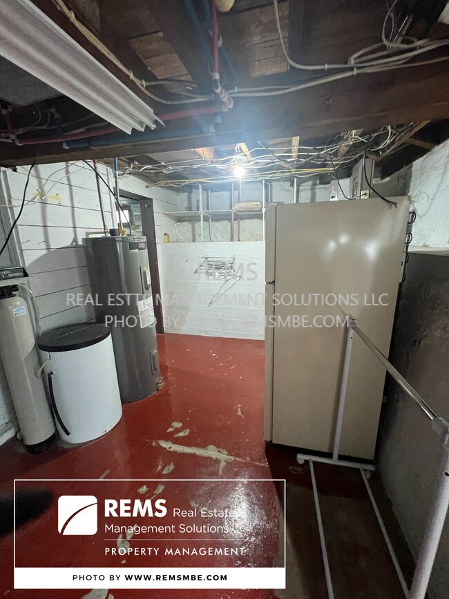 Building Photo - 120 13th St