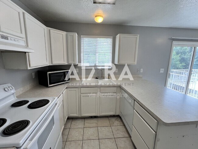 Building Photo - 334 Childs Ave