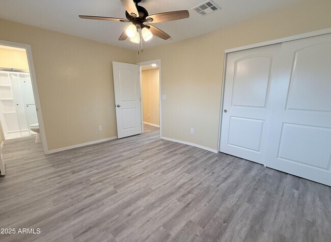 Building Photo - 1848 W Carson Rd