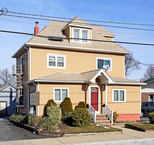 Primary Photo - 317 E Westfield Ave