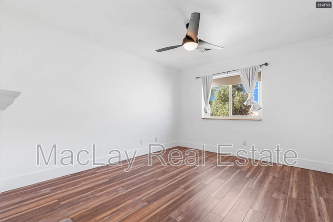 Building Photo - 395 W Sagebrush St