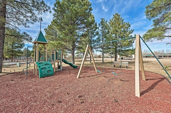 Building Photo - 2407 Quarter Horse Trl