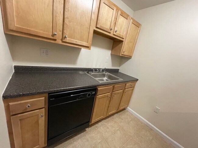 Building Photo - 10 Sentinel Court