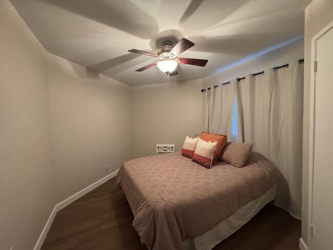 Building Photo - 2834