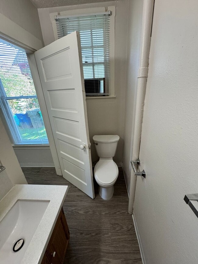 Building Photo - Nehalem Place