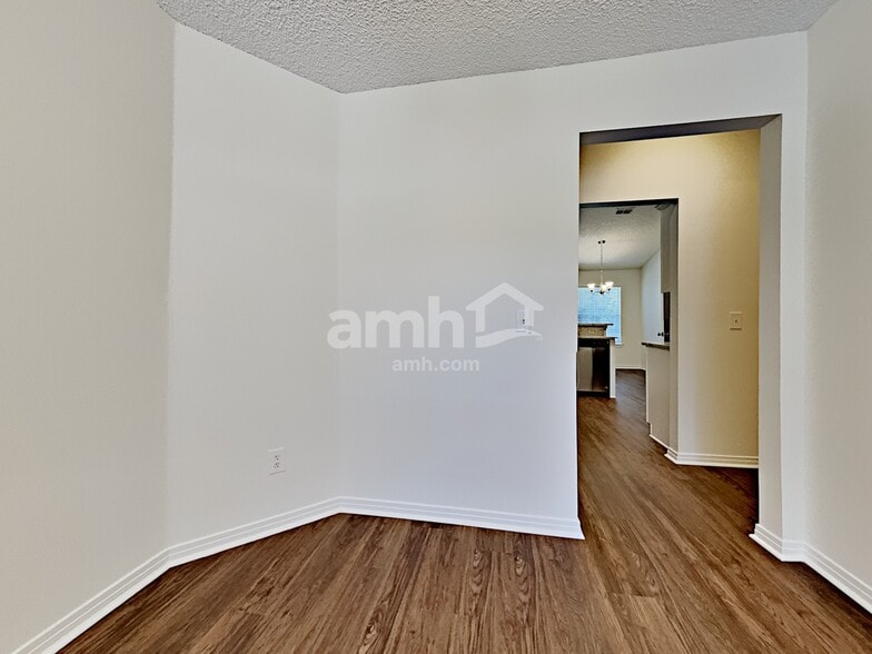 Building Photo - 5359 Vivera Ln