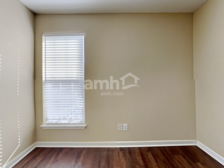 Building Photo - 10119 Fieldstone Ct